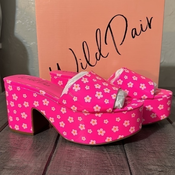Wild Pair Shoes - Wild Pair Womens Melborne Patent Floral Print Platform Sandals 7.5M 8.5M 5.5M